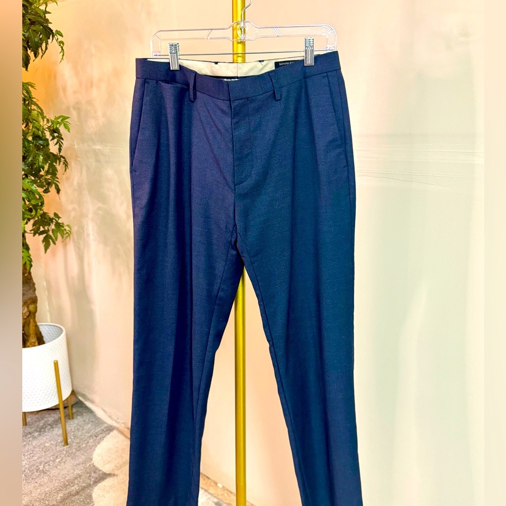 Banana Republic Modern Slim Fit Navy Dress Pants - 32x32 - Classic & Sleek!